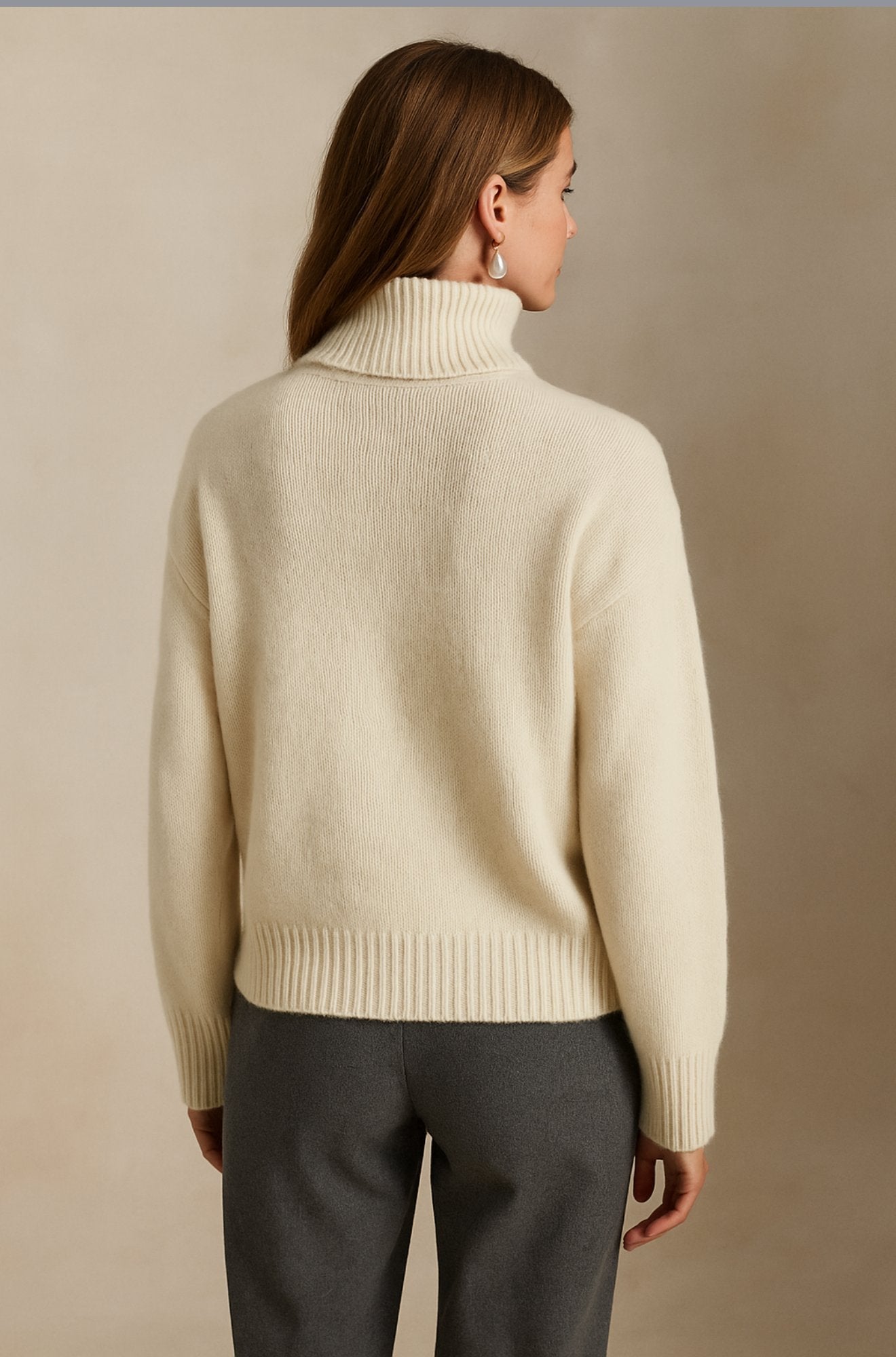 Isabella – Luxe Cashmere Turtleneck