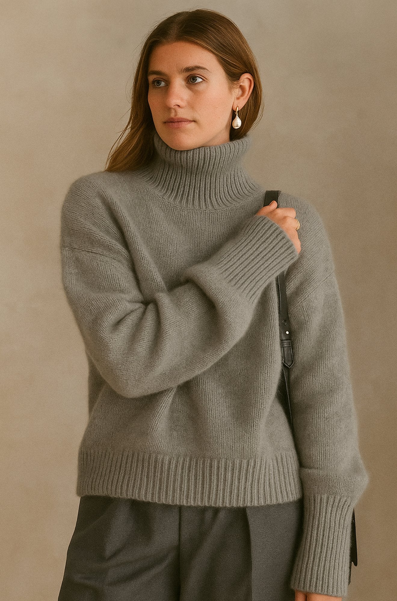 Isabella – Luxe Cashmere Turtleneck