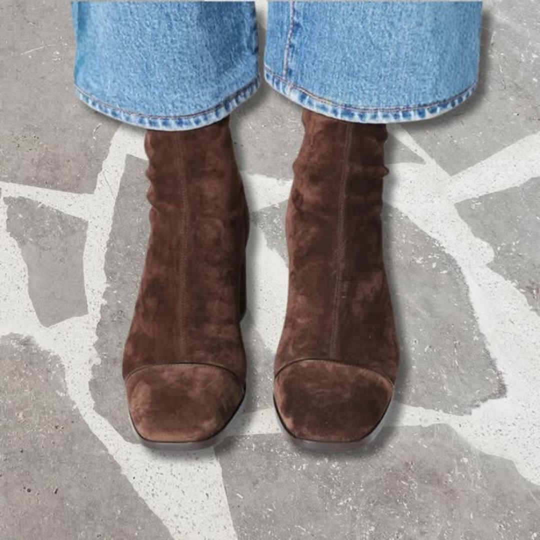 Auren Capucine – Elegant Suede Block-Heel Boots